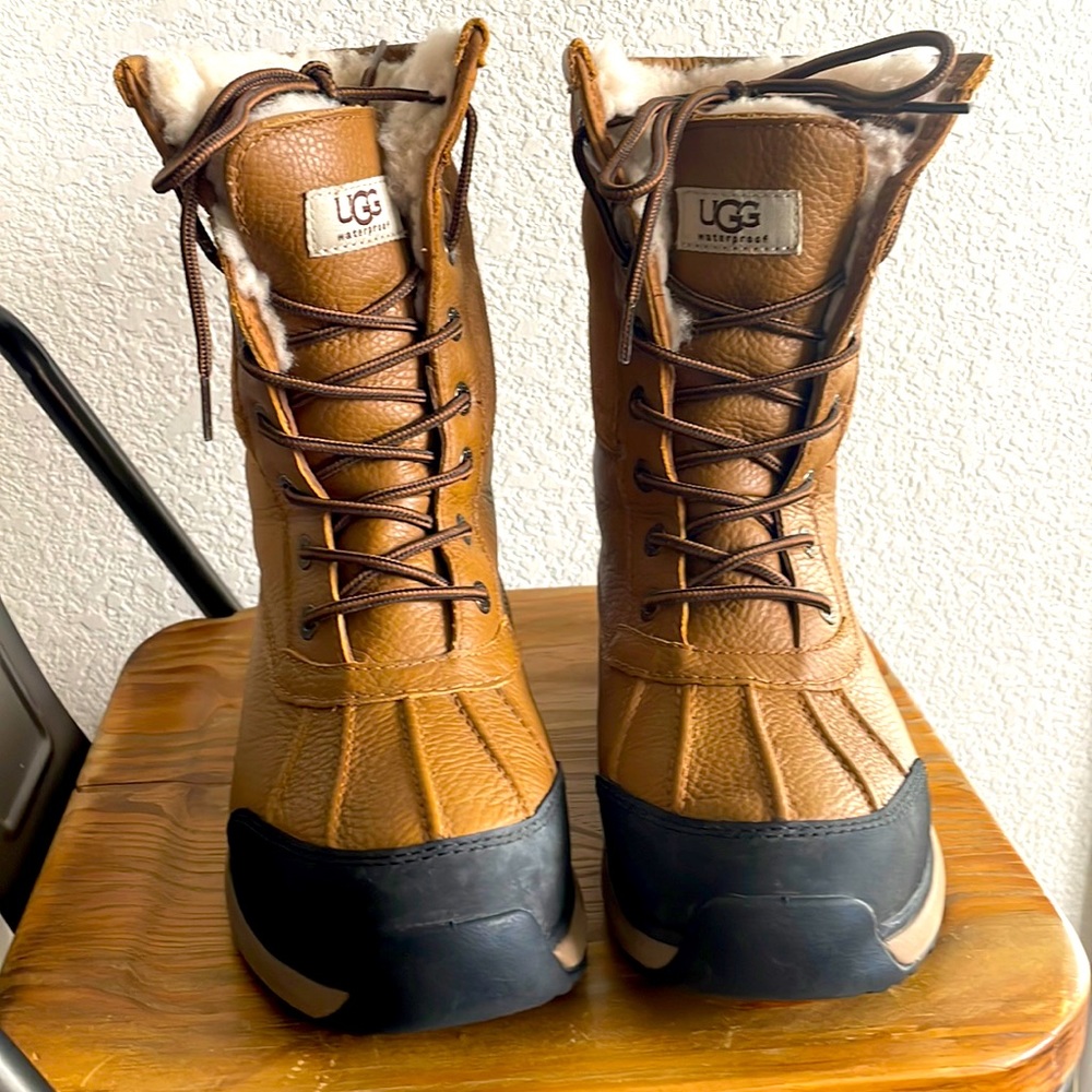 Ugg women’s  Irondack III boots size 7.5 color chestnut.